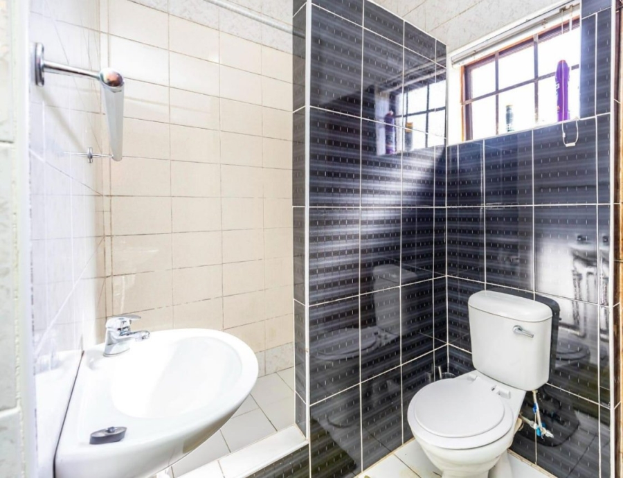 5 Bedroom Property for Sale in Baysville Eastern Cape